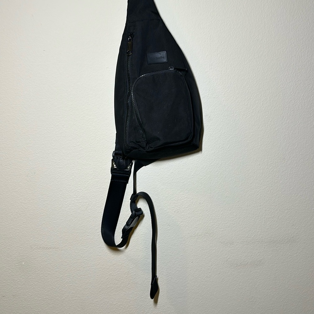 Vera Bradley Black Teardrop sling with extender